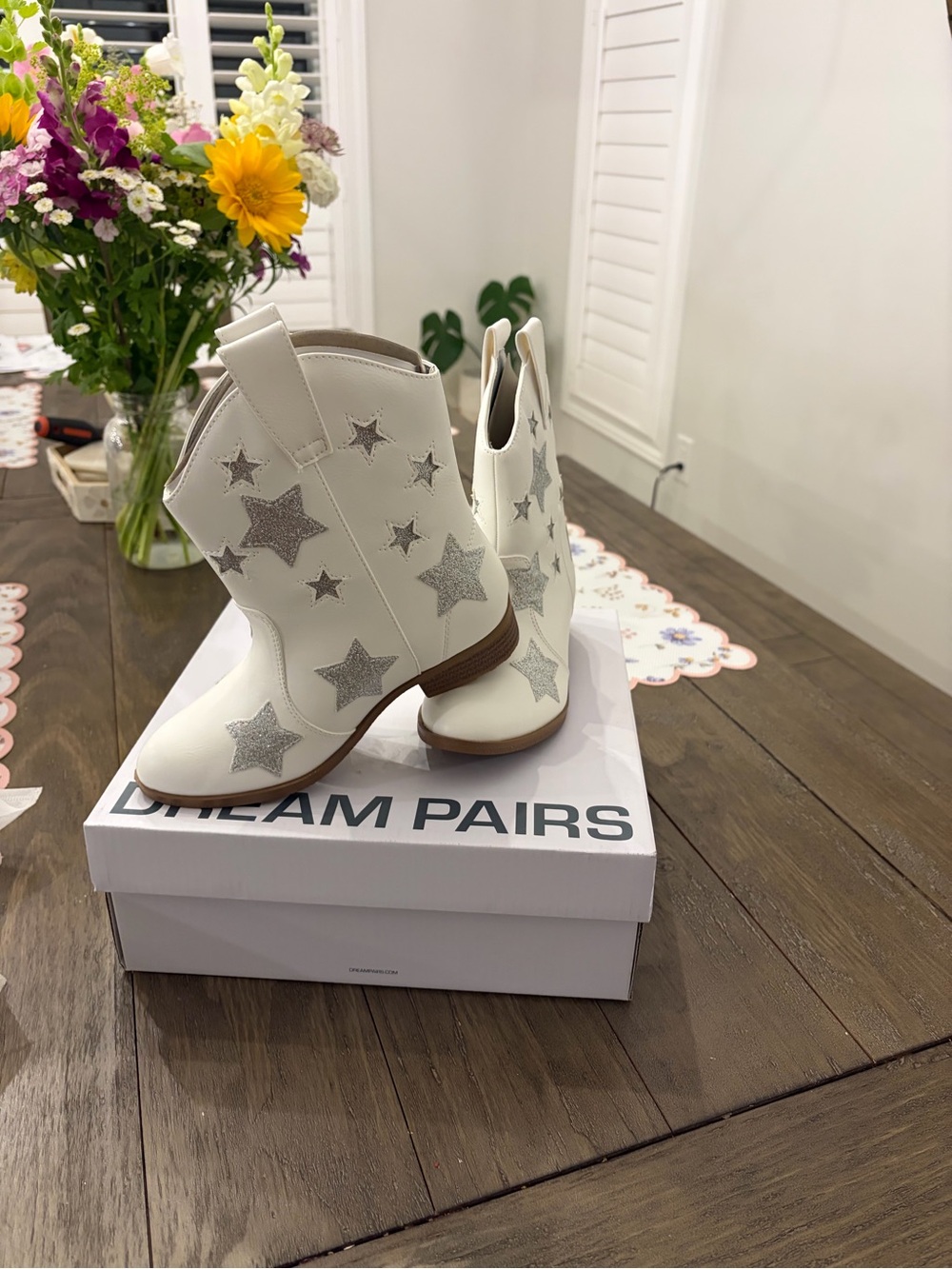 Dream Pairs White Ankle Boots with Silver Star Accents